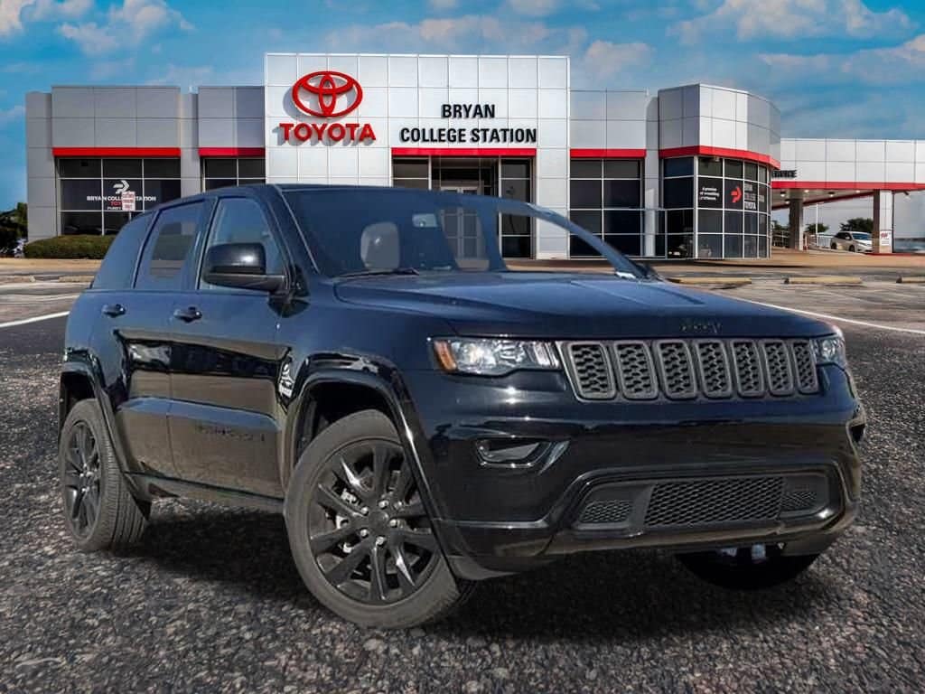 2022 Jeep Grand Cherokee WK Laredo X's photo