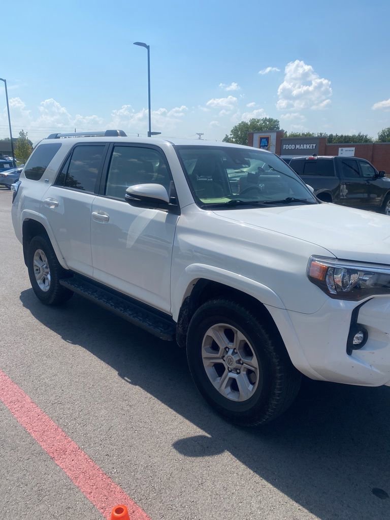 2022 Toyota 4Runner SR5 Premium photo 2