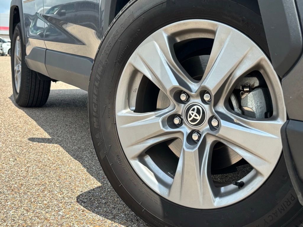 Used 2024 Toyota RAV4 XLE with VIN 2T3W1RFV6RC297316 for sale in Bryan, TX