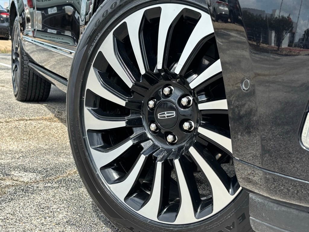 Used 2023 Lincoln Navigator Black Label with VIN 5LMJJ2TG1PEL15997 for sale in Bryan, TX
