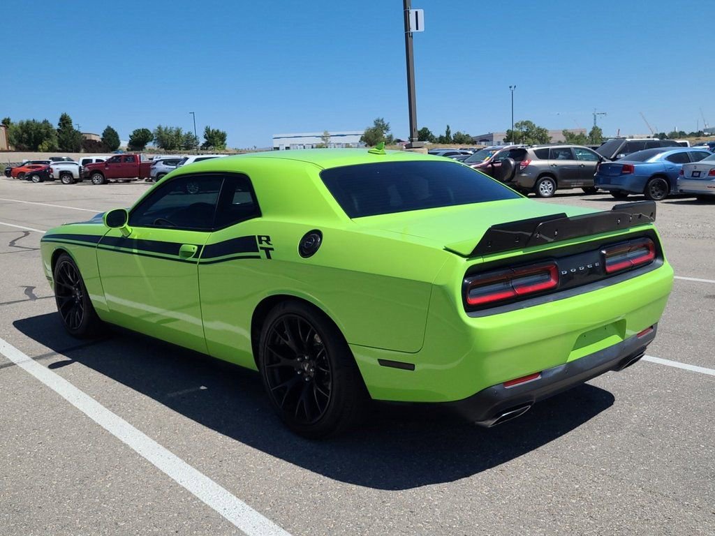 2015 Dodge Challenger R/T Plus photo 3