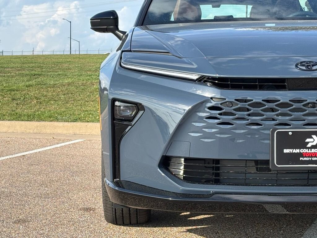 New 2026 Toyota Crown Signia Limited LIMITED