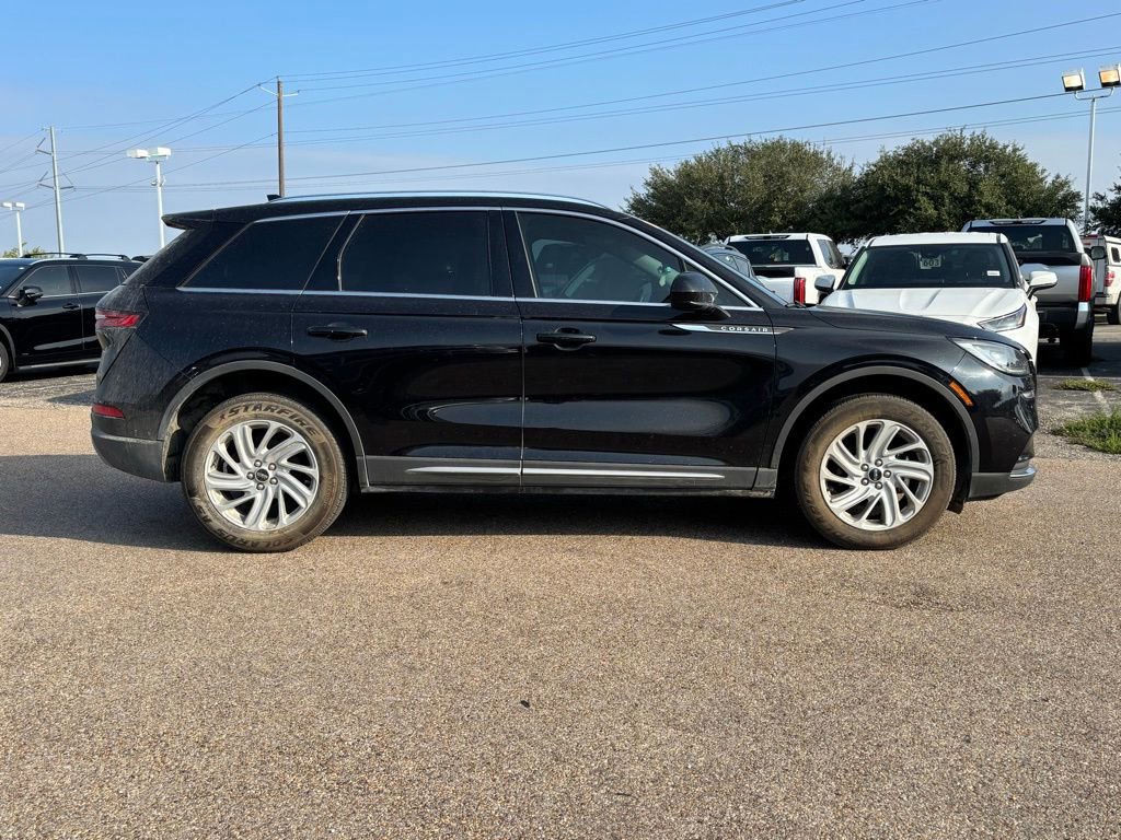 2020 Lincoln Corsair Standard photo 3