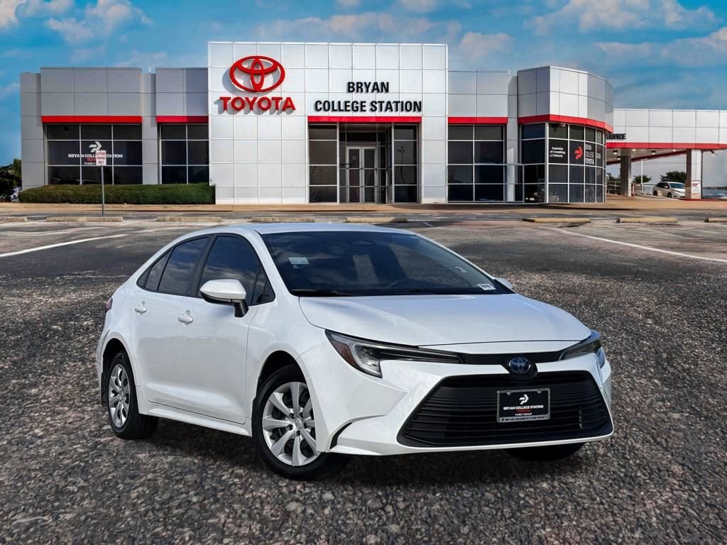 2024 Toyota Corolla LE's photo