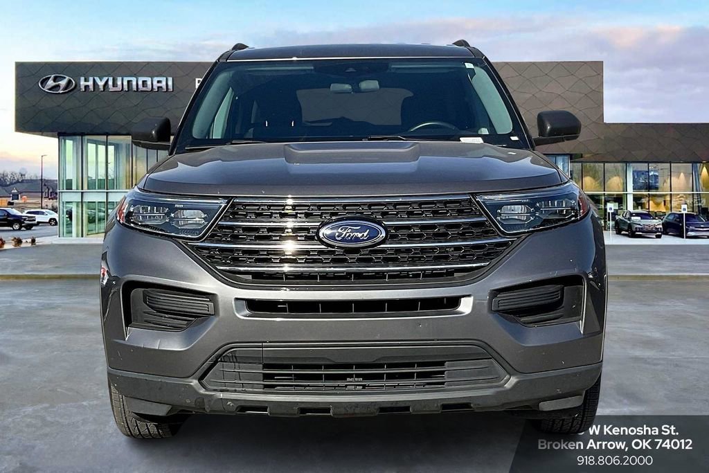 2021 Ford Explorer XLT photo 2