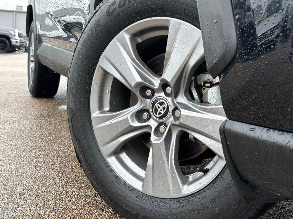 Used 2024 Toyota RAV4 XLE with VIN 2T3P1RFV0RW419073 for sale in Bryan, TX