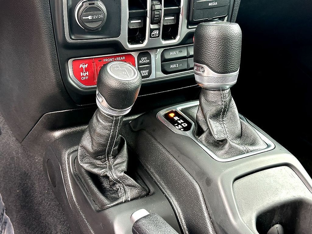 2025 Jeep Wrangler 4-Door Rubicon - Photo 17
