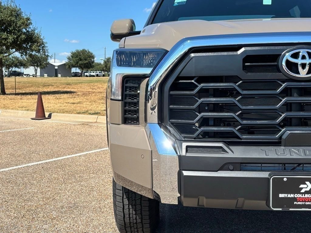 New 2026 Toyota Tundra SR5 SR5 CREWMAX 5.5