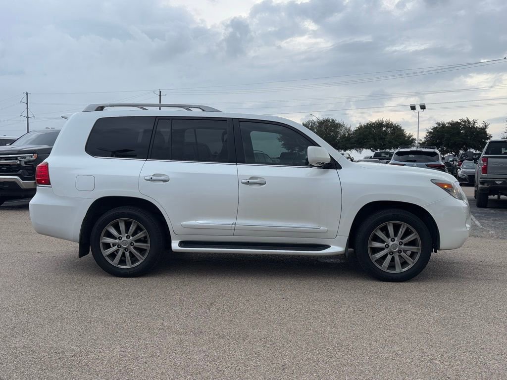 2011 Lexus LX 570 Base photo 4