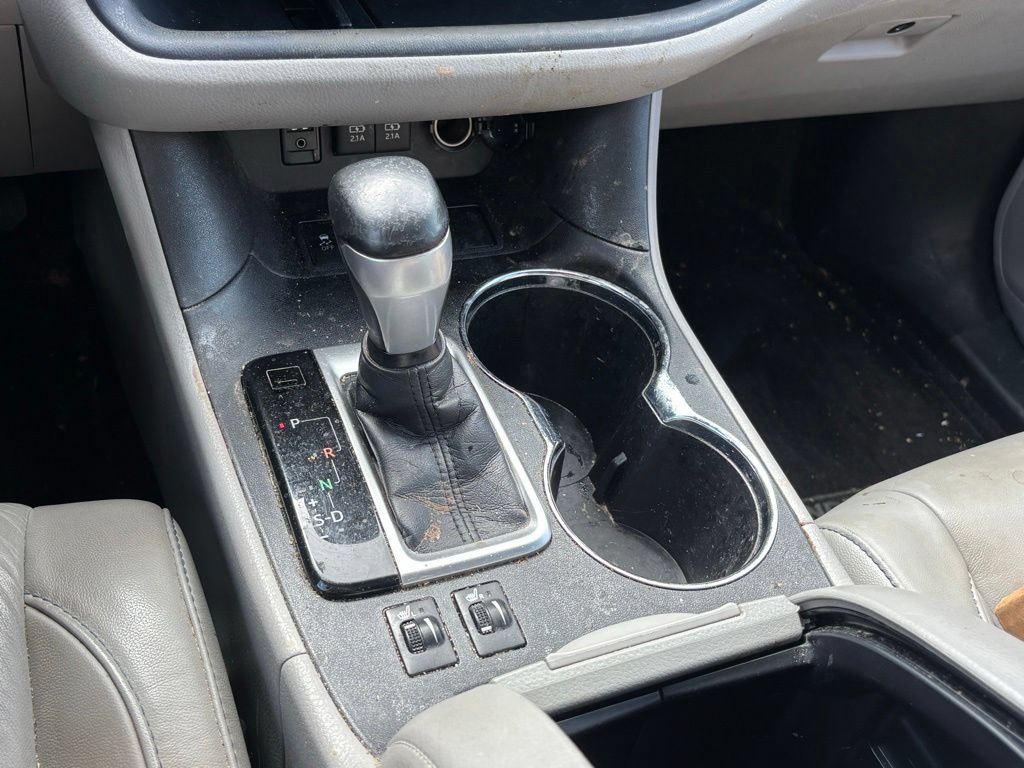 Used 2018 Toyota Highlander For Sale | Bryan TX | 5TDKZRFH4JS535203