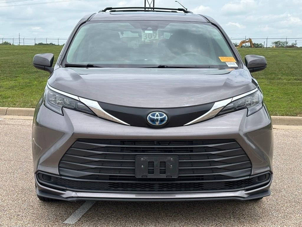 Used 2024 Toyota Sienna LE 8 Passenger Van Passenger Van