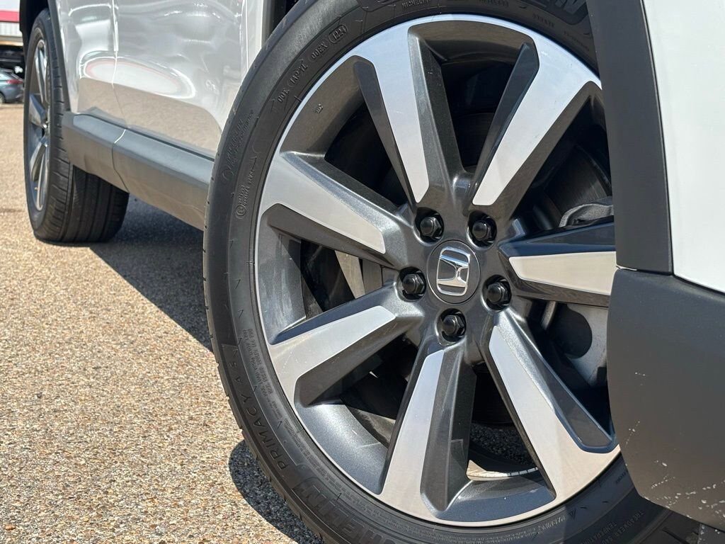 Used 2025 Honda Pilot Touring SUV