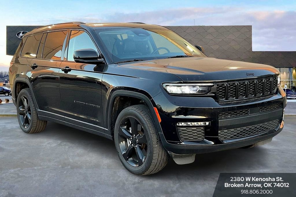 2023 Jeep Grand Cherokee Limited photo 2