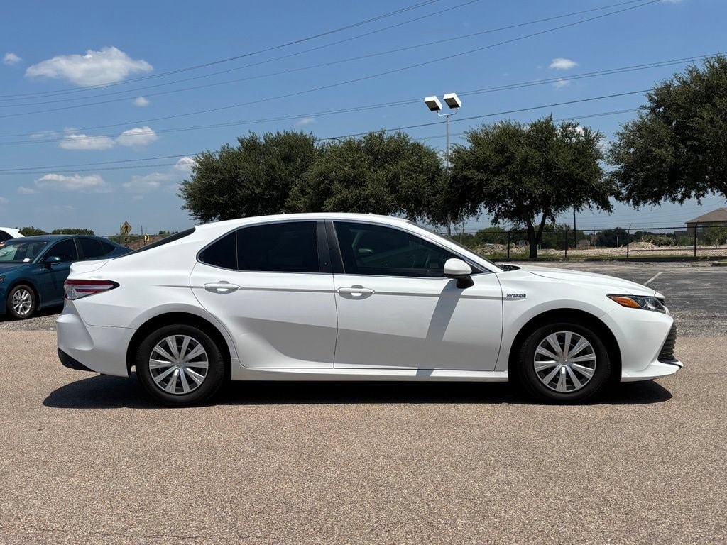 Used 2018 Toyota Camry Hybrid LE Sedan