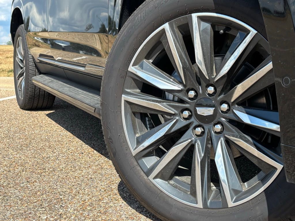 2023 Cadillac Escalade Sport photo 2