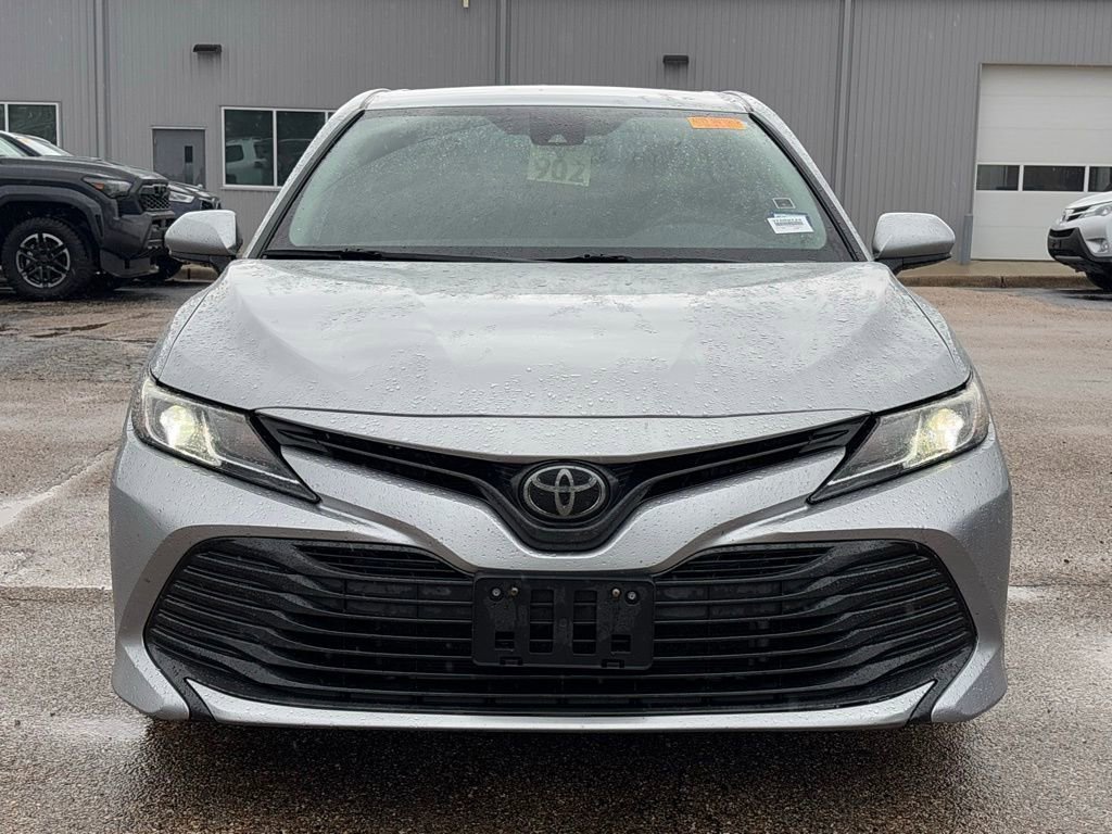 2020 Toyota Camry LE photo 3