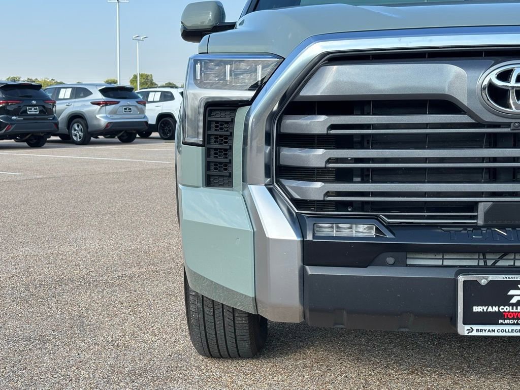 2025 Toyota Tundra Limited photo 4