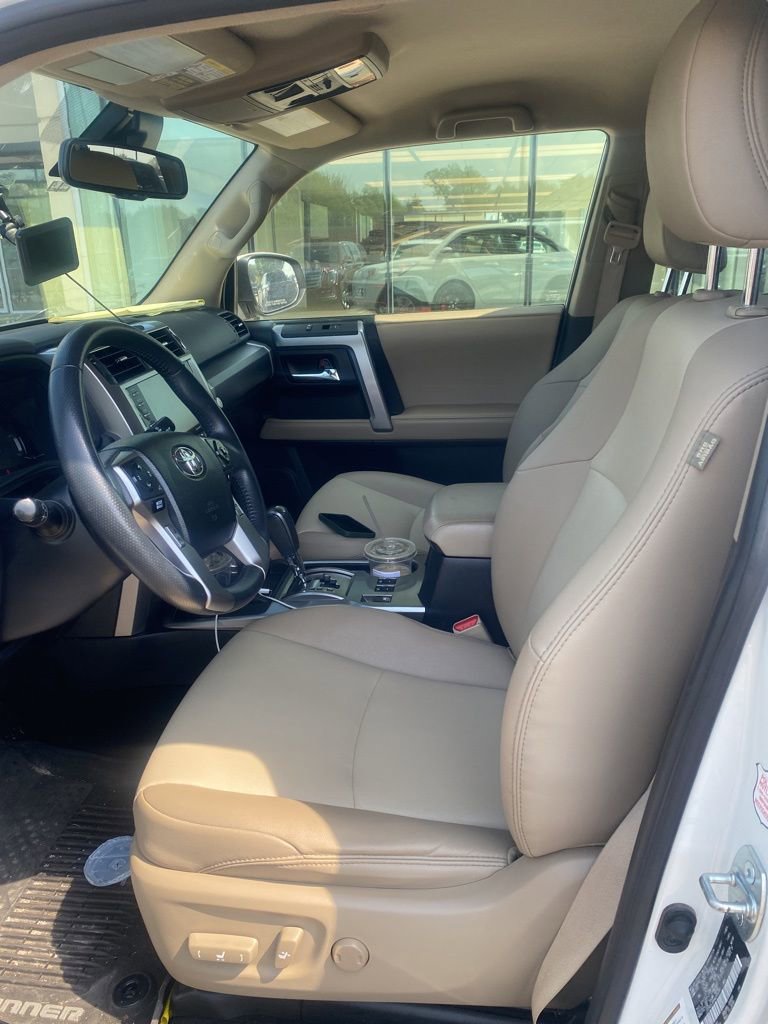 2022 Toyota 4Runner SR5 Premium photo 4