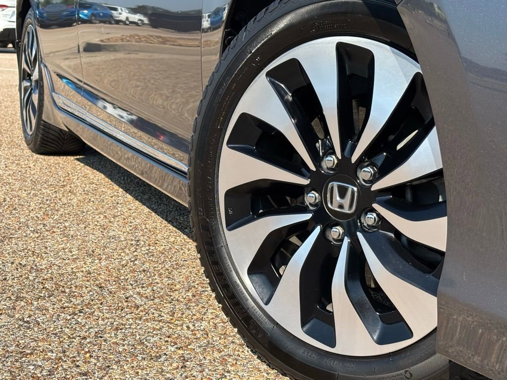 Used 2017 Honda Accord Hybrid Touring Sedan