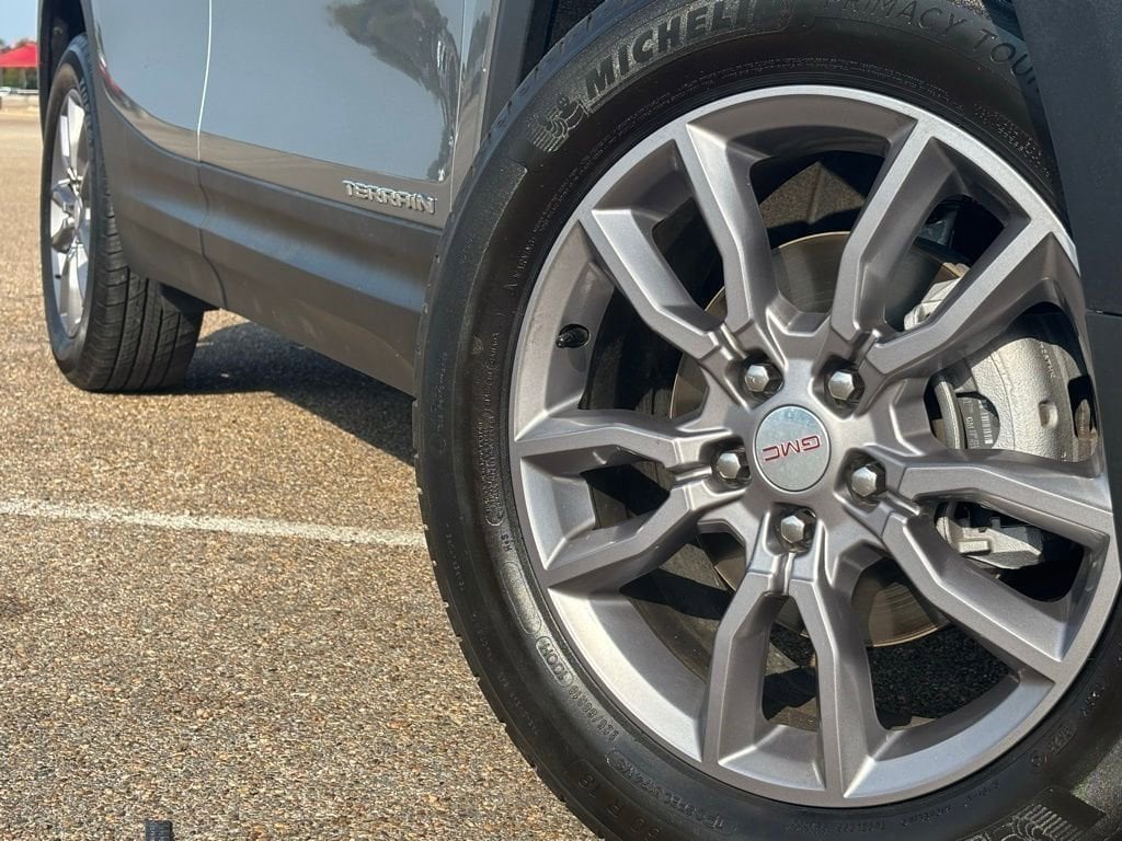 Used 2024 GMC Terrain SLT SUV