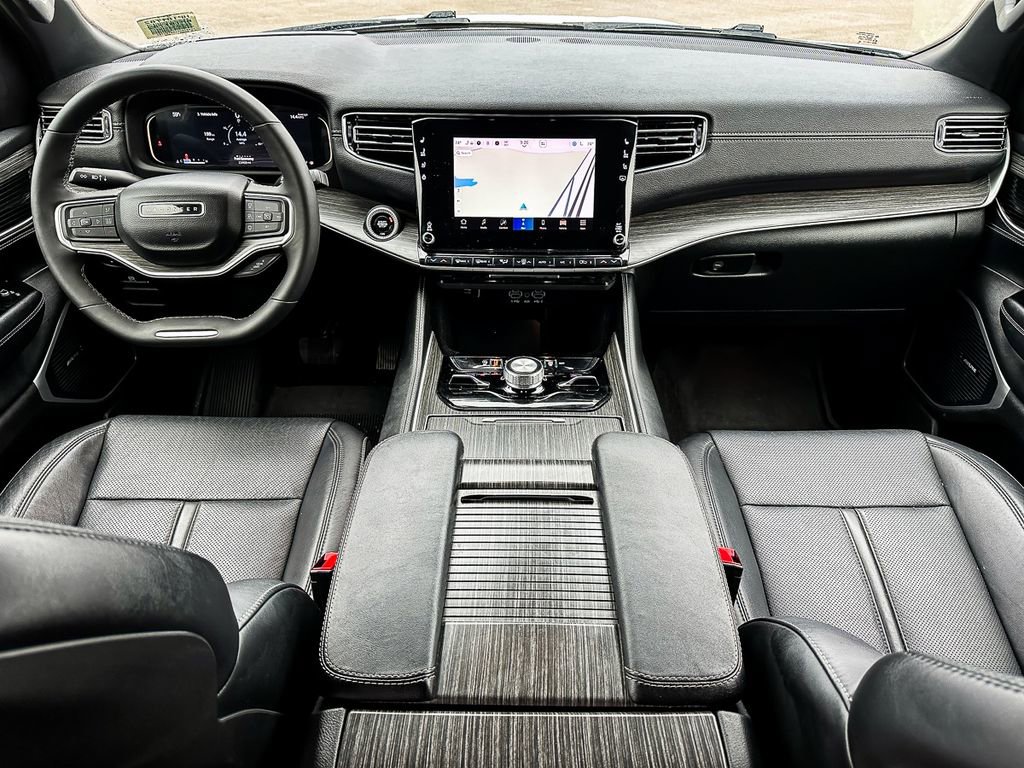 2024 Jeep Wagoneer L Series III - Photo 23