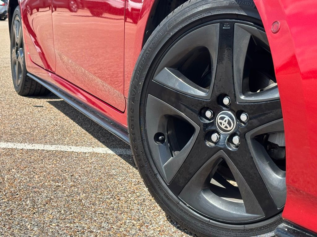 2017 Toyota Prius Four photo 2