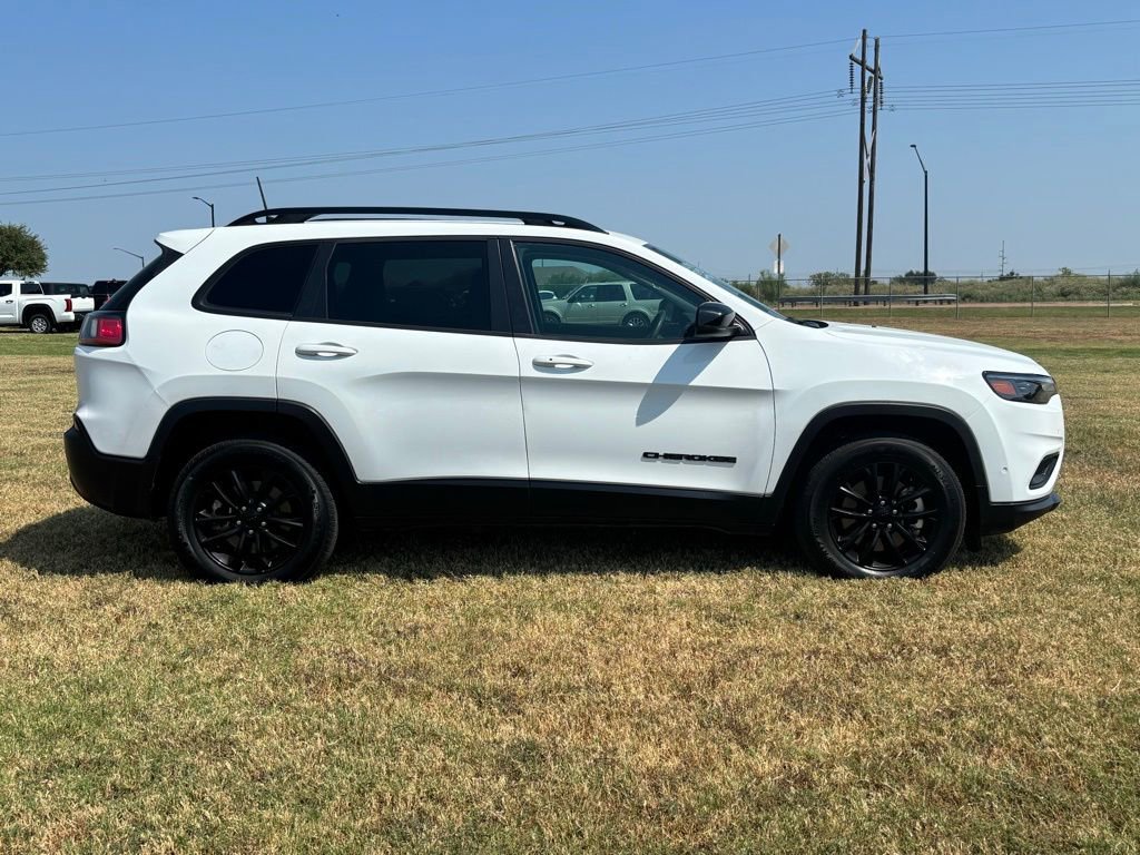2023 Jeep Cherokee Altitude Lux photo 4