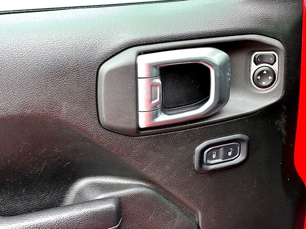 2025 Jeep Wrangler 4-Door Rubicon - Photo 11