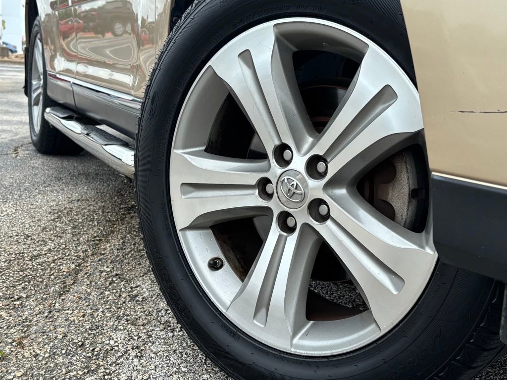 Used 2013 Toyota Highlander Limited with VIN 5TDYK3EH1DS127274 for sale in Bryan, TX