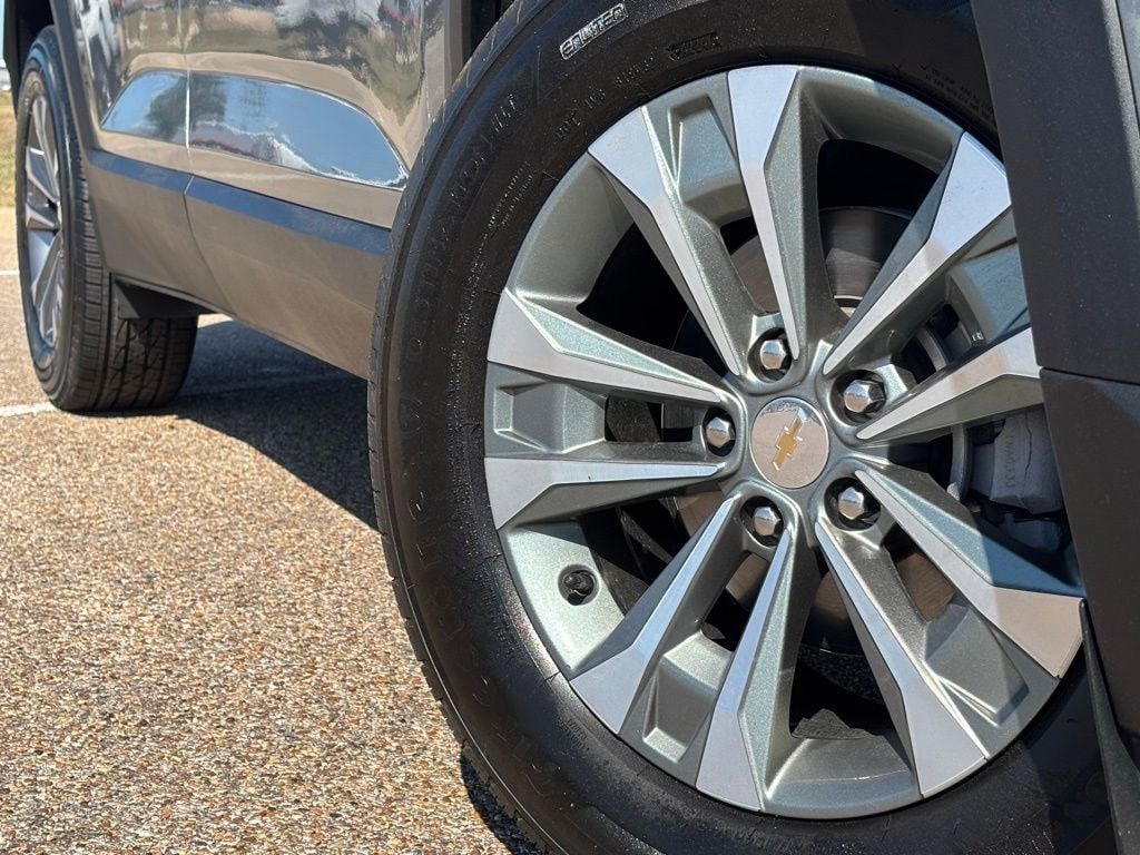 Used 2025 Chevrolet Equinox LT SUV