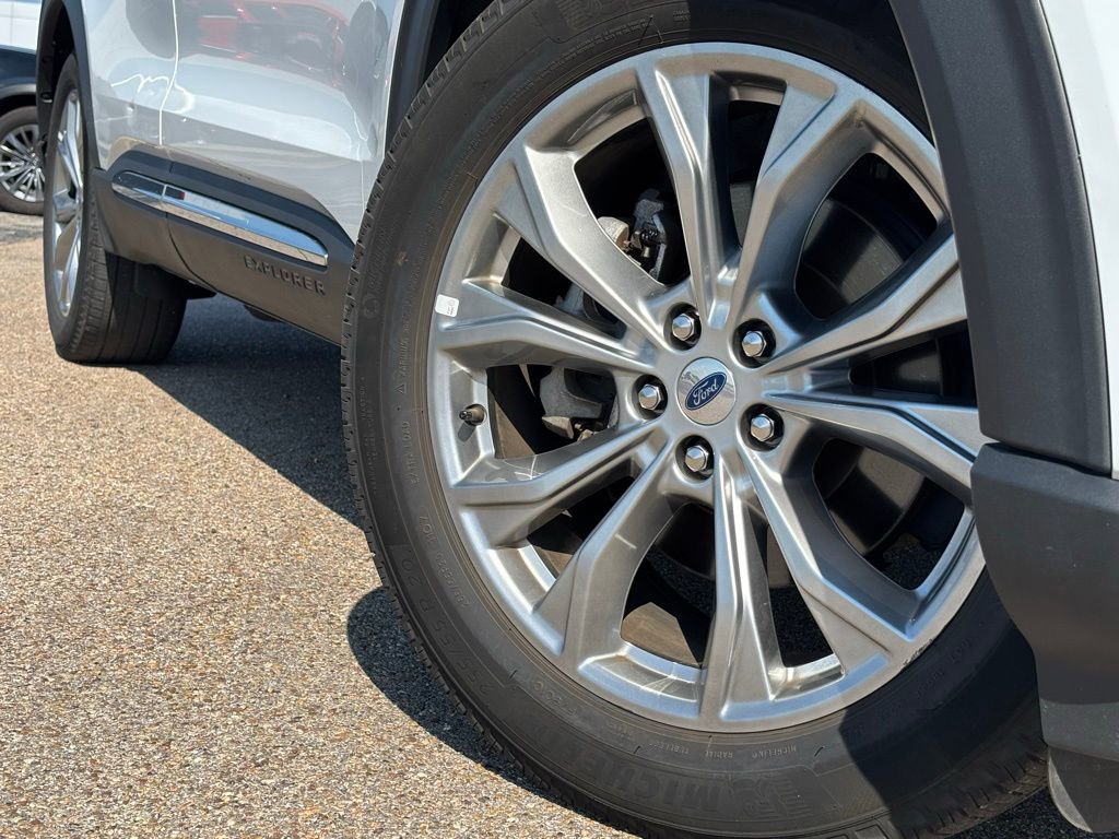 2023 Ford Explorer Limited photo 2