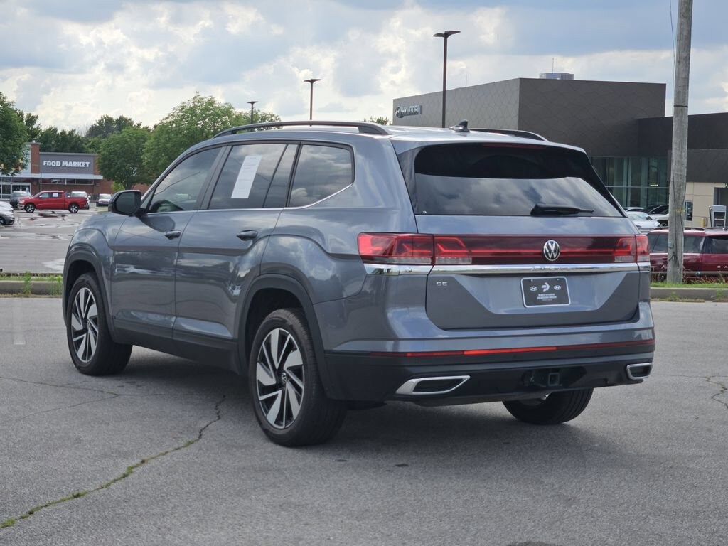 Used 2024 Volkswagen Atlas 2.0T SE w/Technology SUV