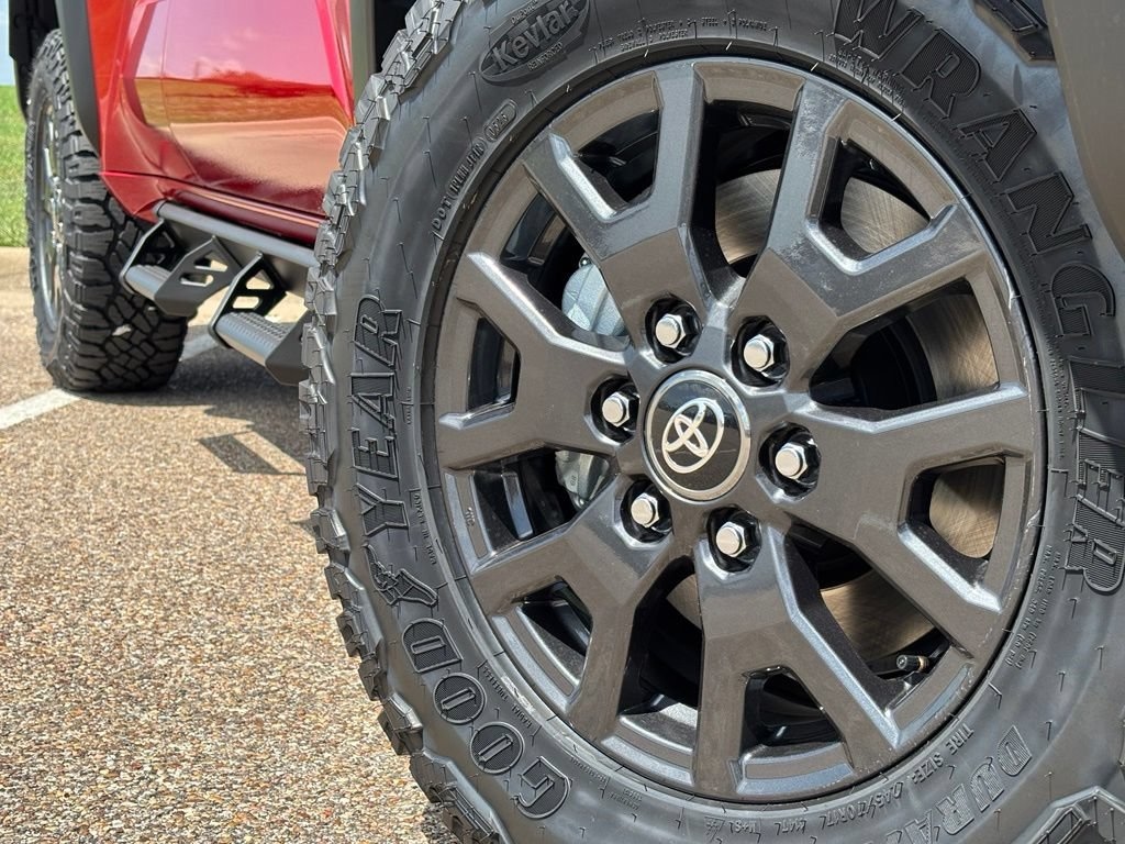 New 2026 Toyota 4Runner SR5 4WD SR5