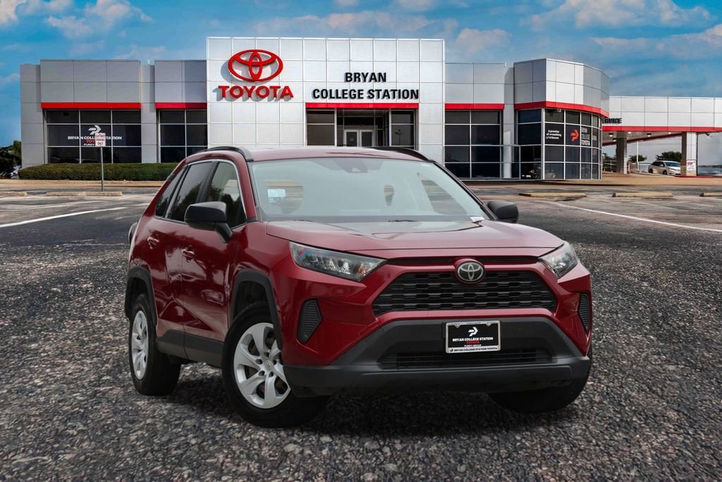 2019 Toyota RAV4 LE's photo
