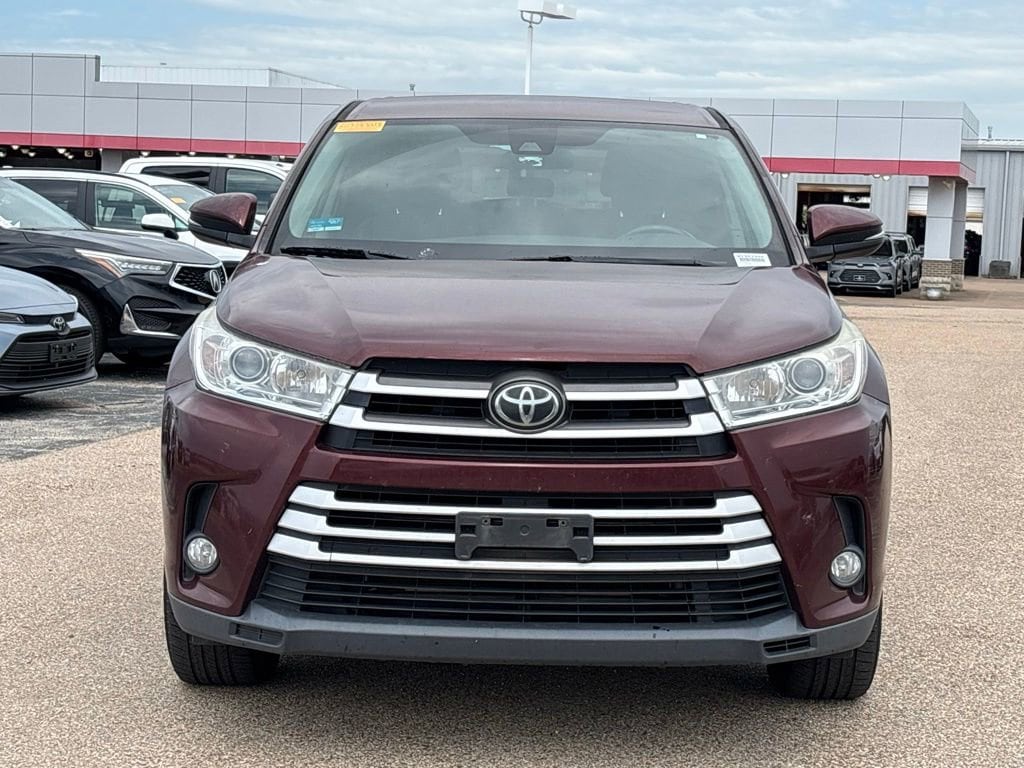 Used 2019 Toyota Highlander LE Plus V6 SUV