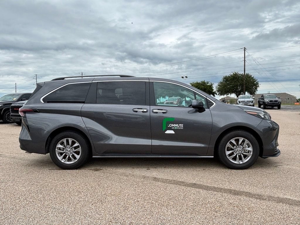 Used 2025 Toyota Sienna XLE 8 Passenger Van Passenger Van
