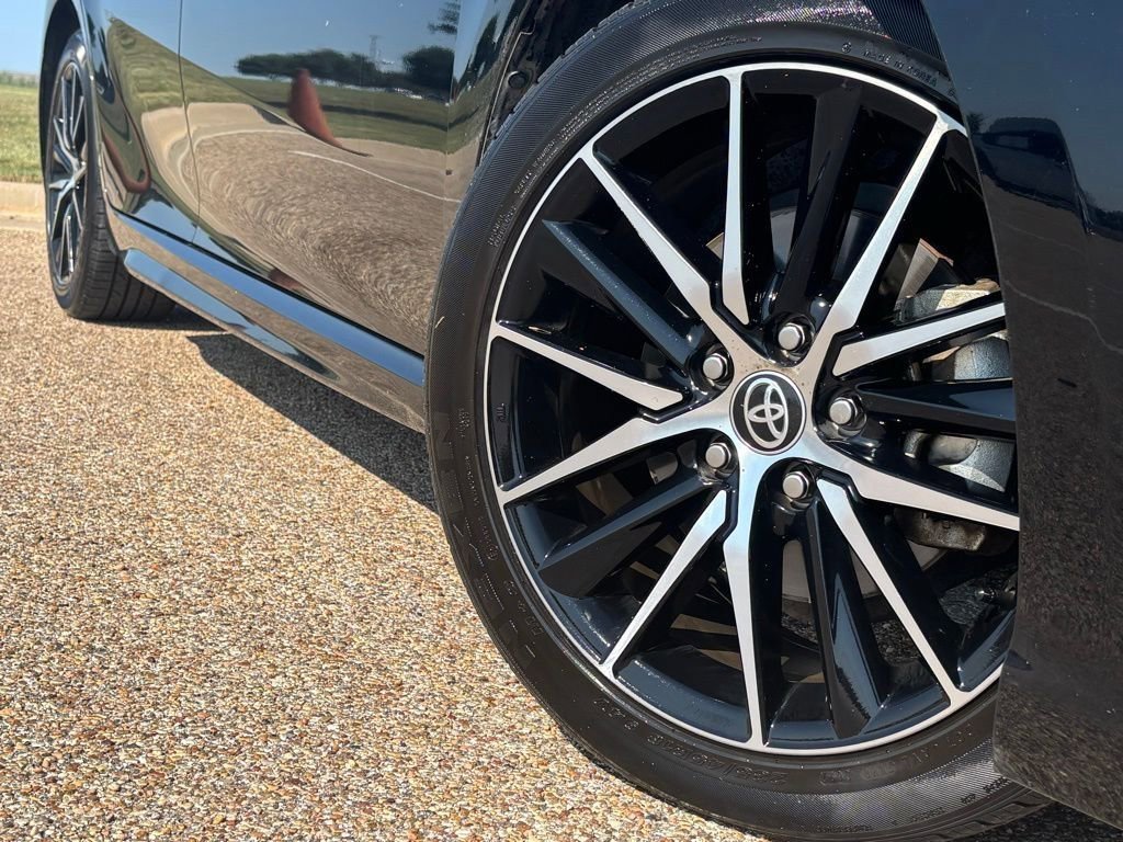 2023 Toyota Camry SE photo 2