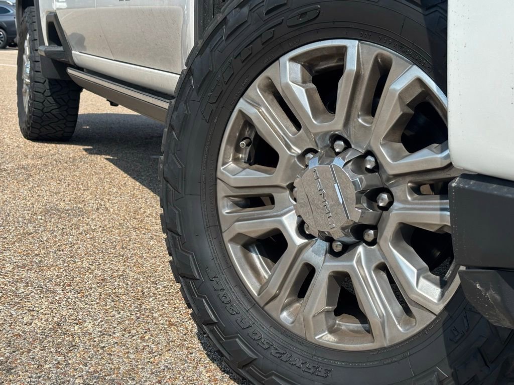 2023 Gmc Sierra 2500 HD Denali photo 2