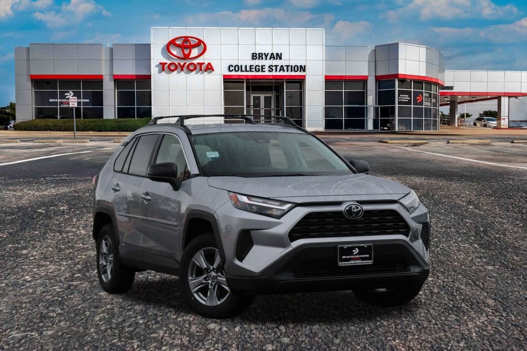 2025 Toyota RAV4 LE's photo