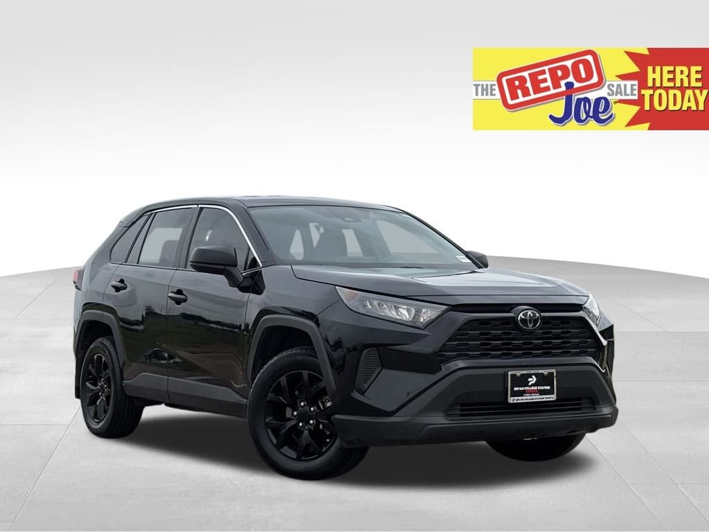 Used 2022 Toyota RAV4 LE SUV