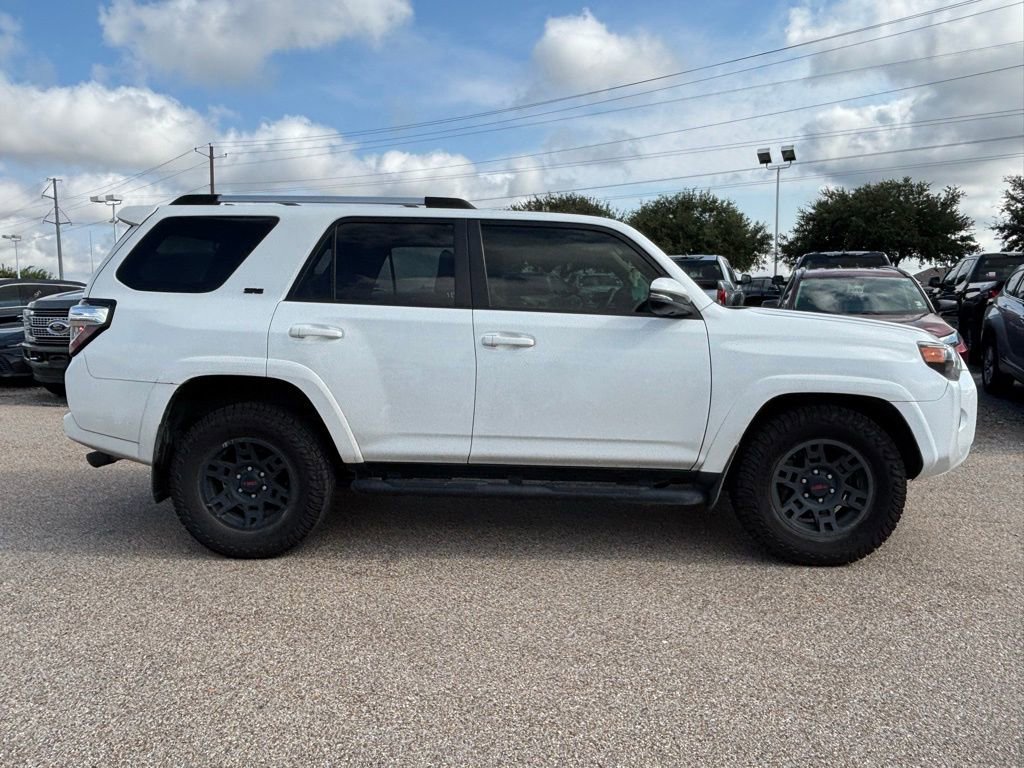 2022 Toyota 4Runner SR5 Premium photo 3