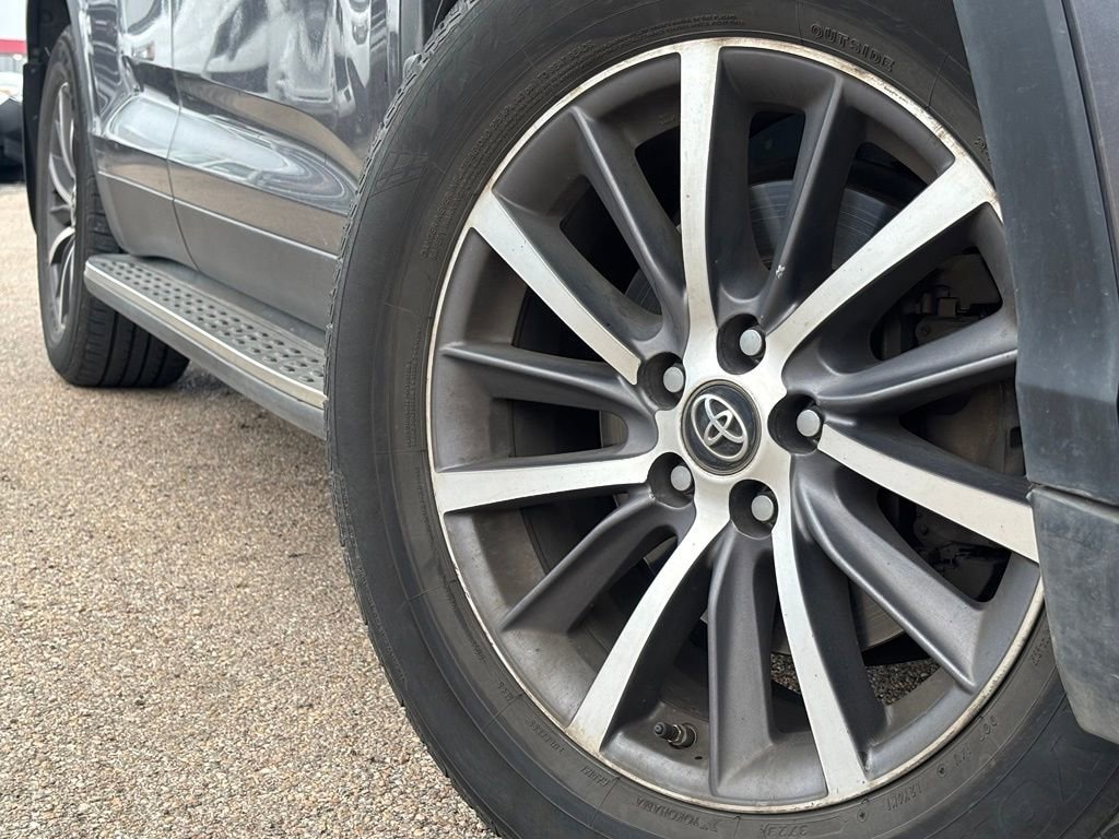 Used 2019 Toyota Highlander XLE V6 SUV