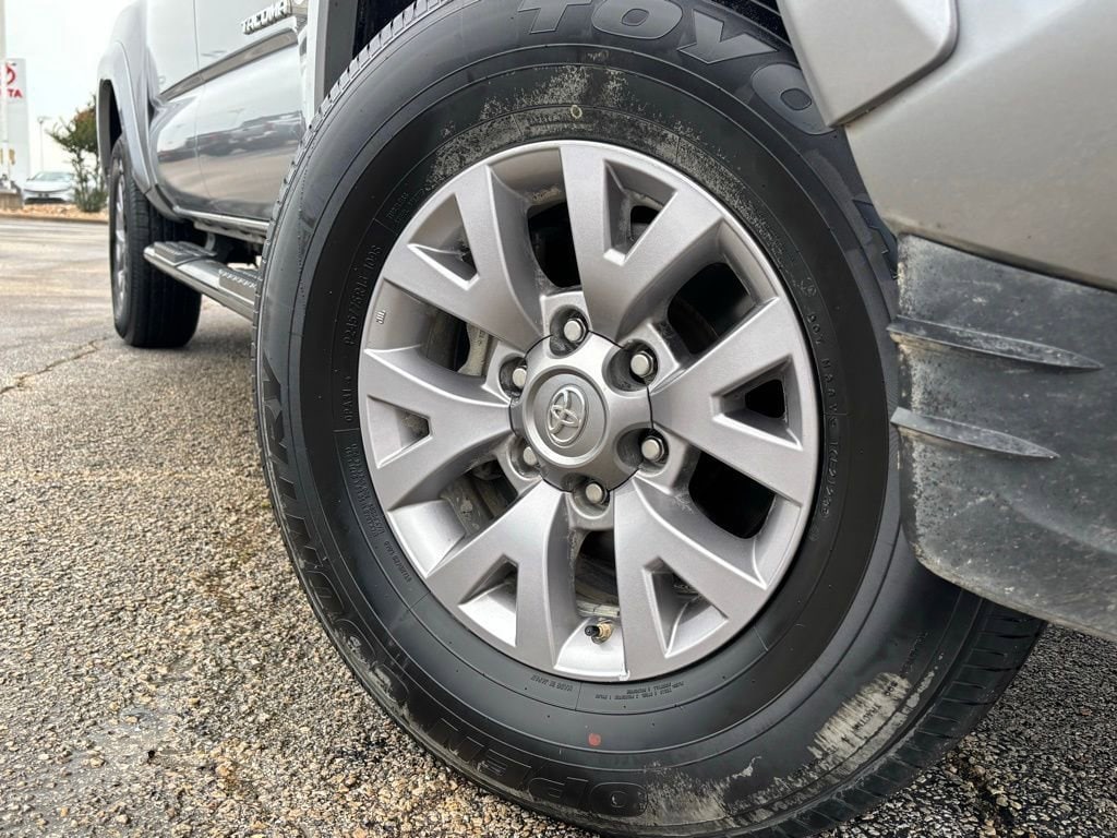 Used 2019 Toyota Tacoma SR5 with VIN 5TFAZ5CN9KX086255 for sale in Bryan, TX