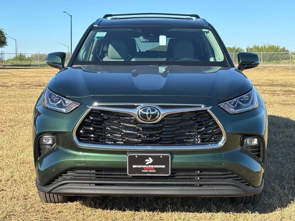 New 2025 Toyota Highlander Limited LIMITED FWD