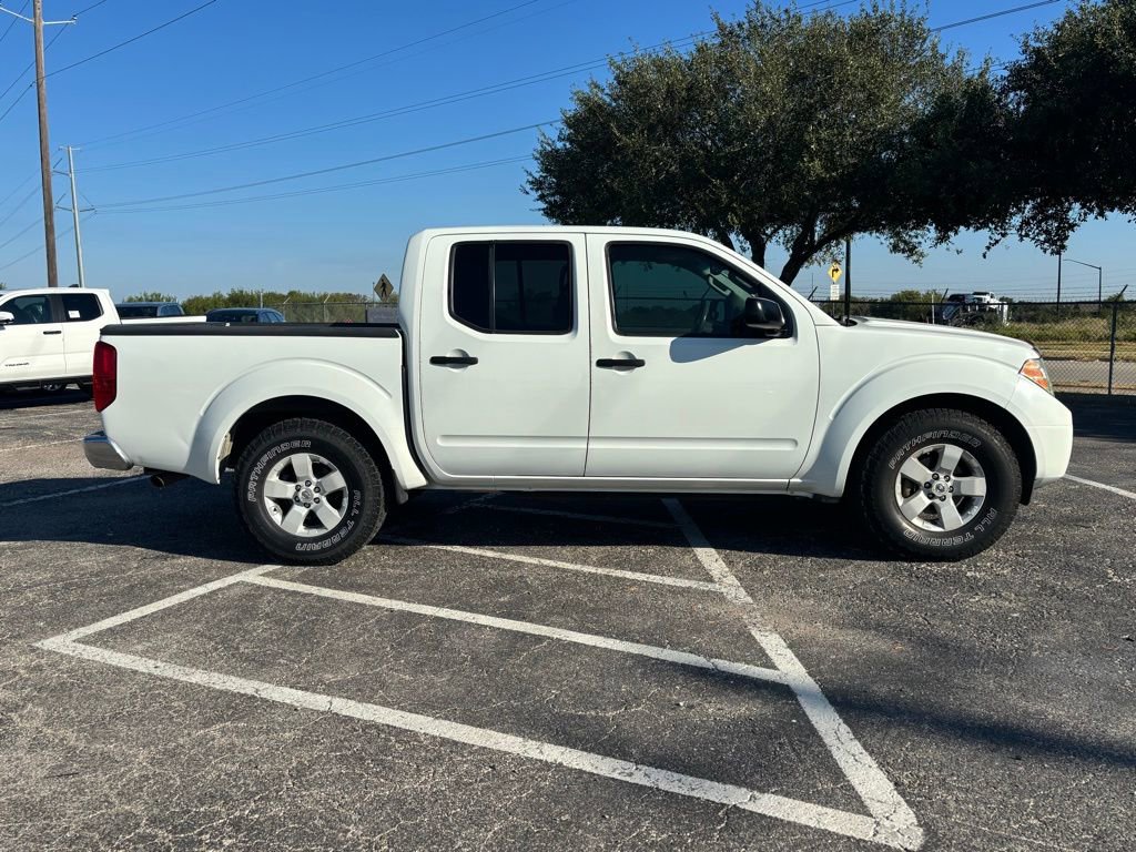 2013 Nissan Frontier SV photo 4