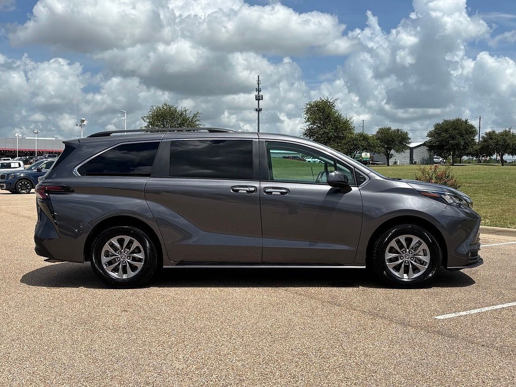 Used 2025 Toyota Sienna XLE Van Passenger Van