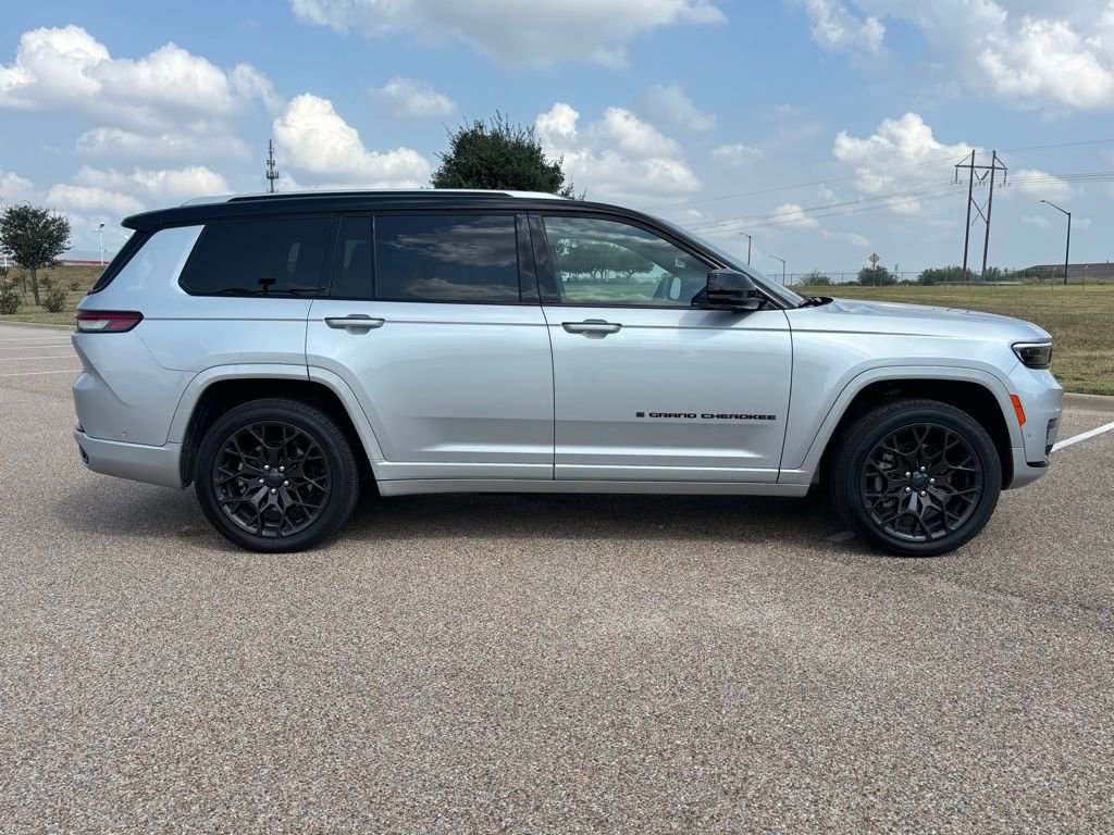 2023 Jeep Grand Cherokee L Summit photo 3