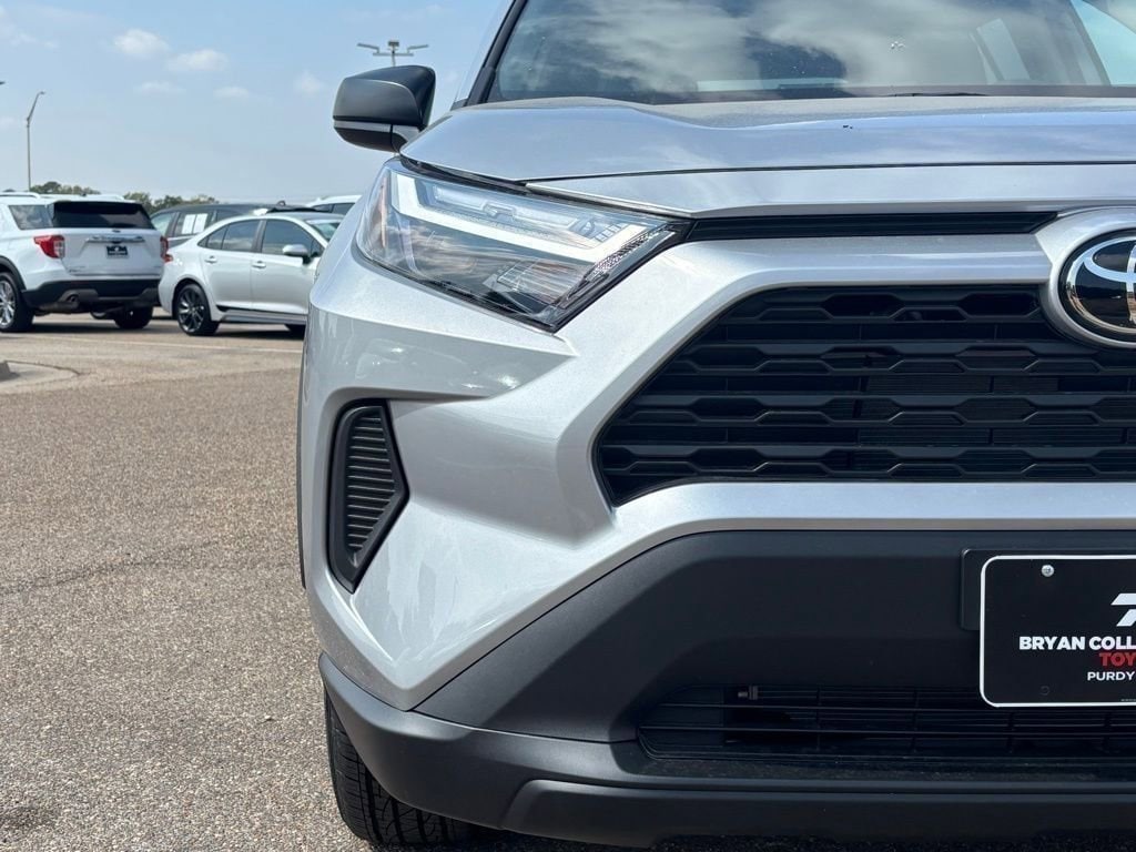 New 2025 Toyota RAV4 LE LE FWD SUV