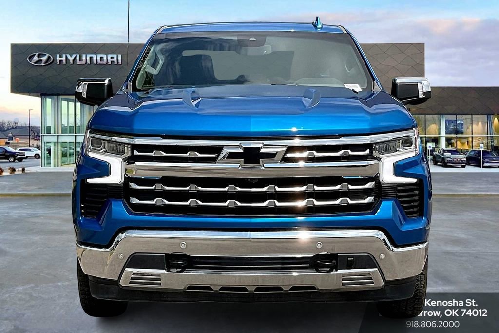 2022 Chevrolet Silverado 1500 LTZ photo 3