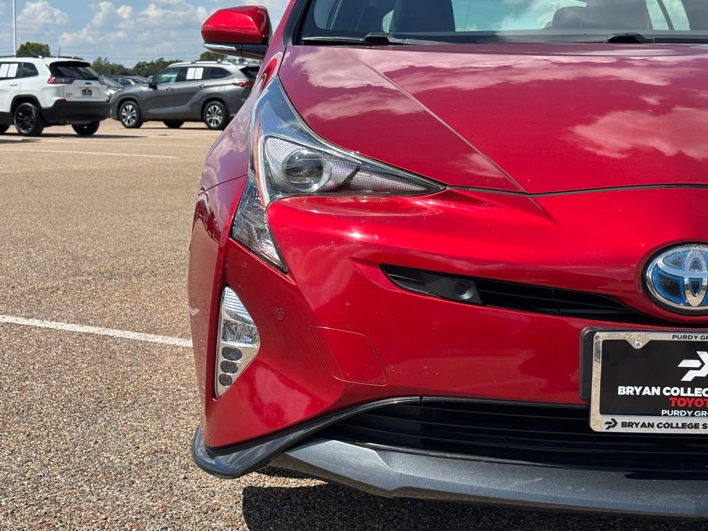 2017 Toyota Prius Four photo 4